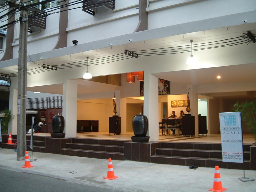 Hotel The Boss'S Place Sathorn Bangkok Exterior foto